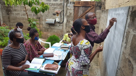 Ame tsitsiwo le nuŋɔŋlɔ srɔ̃m